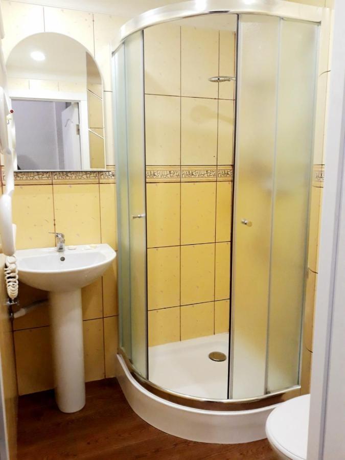 Regrand Apartment On Svobody 22 リヴィウ エクステリア 写真