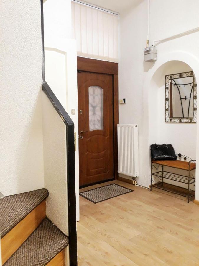 Regrand Apartment On Svobody 22 リヴィウ エクステリア 写真